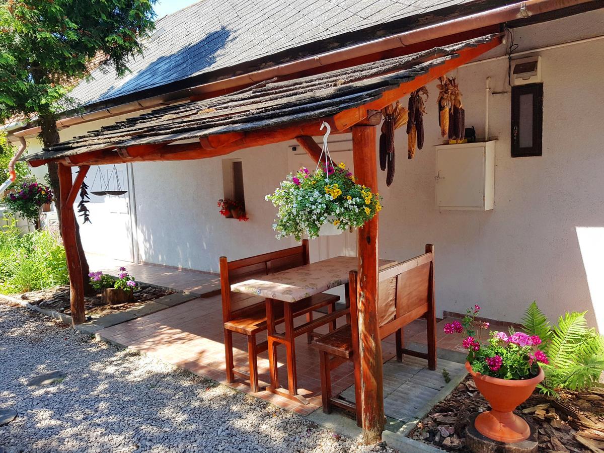 Bakonykuti Kuti Vendeghaz酒店 外观 照片